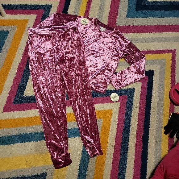 NWT Girls L(10/12) Colorful Planet Pink Velour Outfit Top & Jogger Pants - Picture 1 of 9